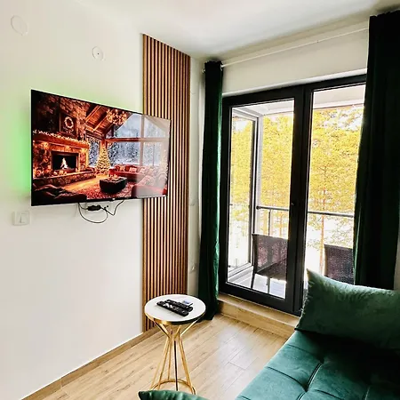 Lexi Hills Apartman *