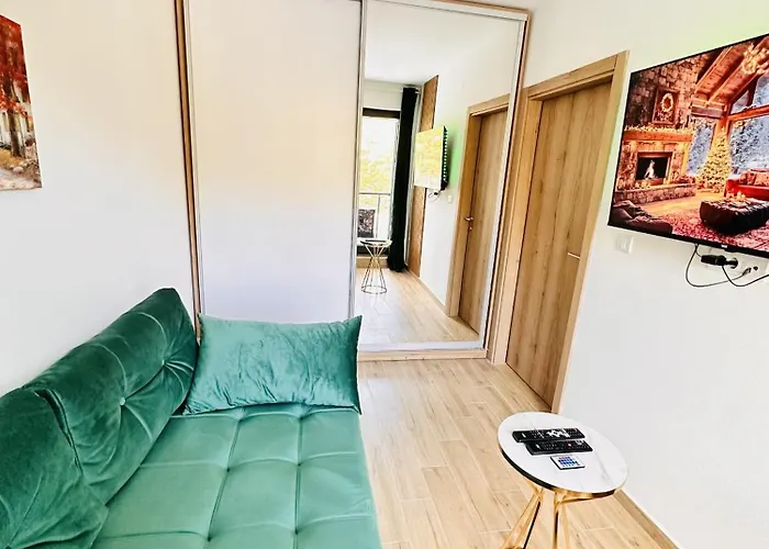 Lexi Hills Divčibare