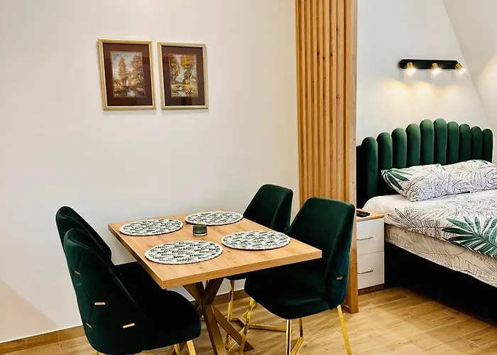 Lexi Hills アパート