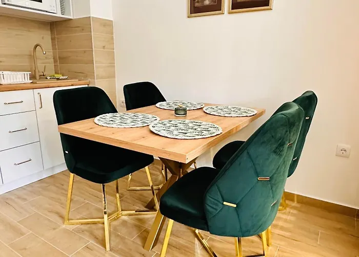 Lexi Hills * Divčibare